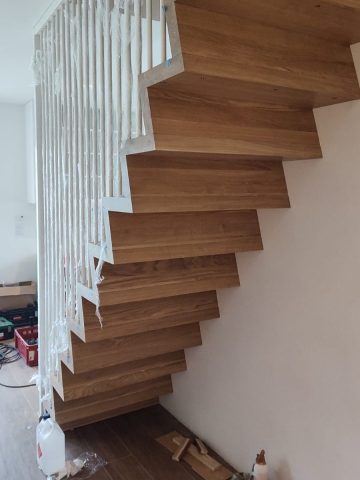 84d61b80-56c3-416b-8612-03f2e87f2d8e